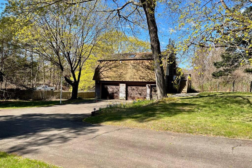 Newly Renovated Carriage House Near Town & Beaches Madison Exteriér fotografie