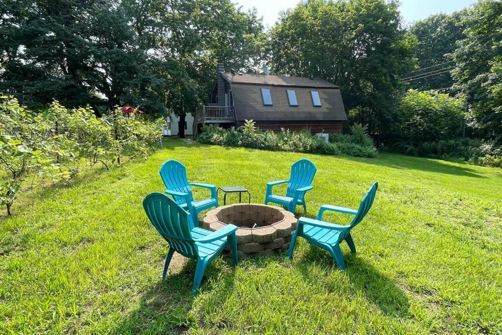 Newly Renovated Carriage House Near Town & Beaches Madison Exteriér fotografie